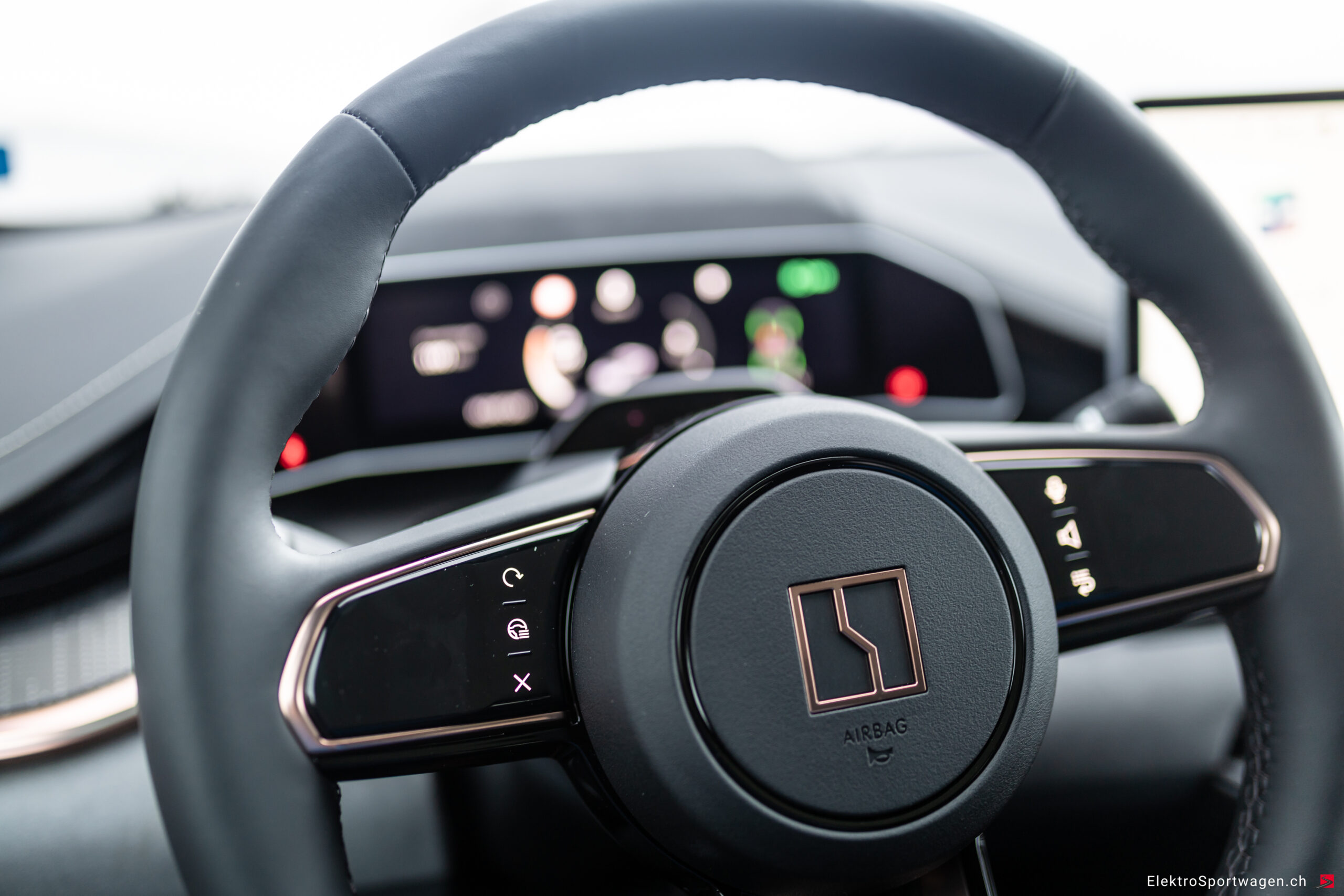 Zeekr 001 Privilege AWD im Test: Fahrverhalten, Alltag, Langstrecke und Fazit