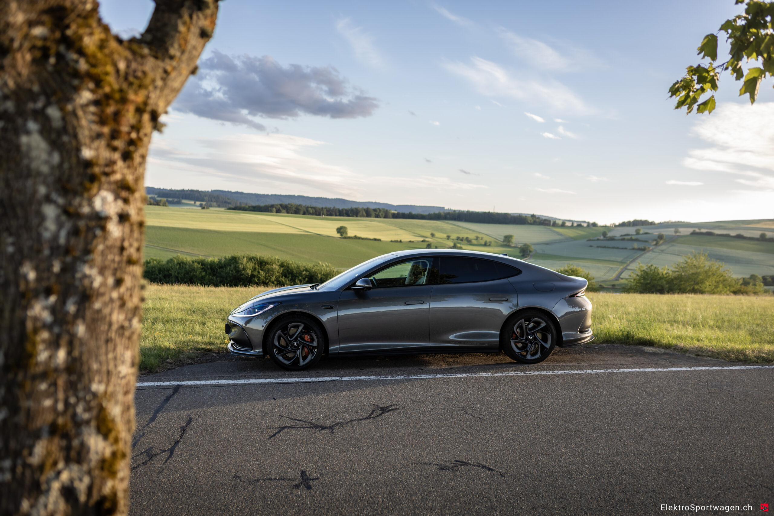 Fahrbericht: MG IM5 100 KWh Performance 4WD - Wolf im Buchhalterpelz